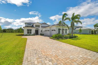 20161 SE Bridgewater Drive 1