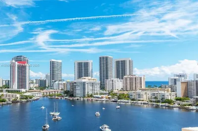427 Golden Isles Dr #7J 1