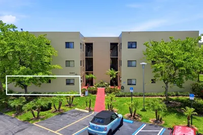 5160 Las Verdes Circle #Unit 101 1