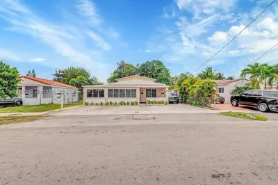 435 NW 44th Ave 1