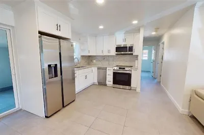 611 NW 18 Ct 1