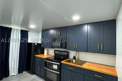 2461 NW 14th St #2 1