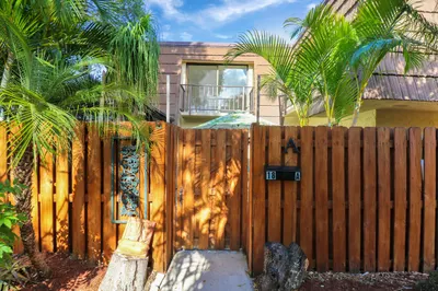 1166 6th Avenue #18a 1