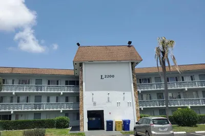 2200 SPRINGDALE Boulevard #206 1