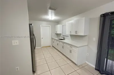 211 SW 6th Ct 0 1