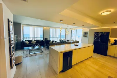2600 E Hallandale Beach Blvd #T2601 1
