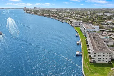 52 Yacht Club Drive #402 1