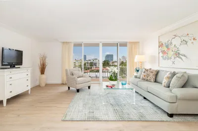 354 Chilean Avenue #6c 1