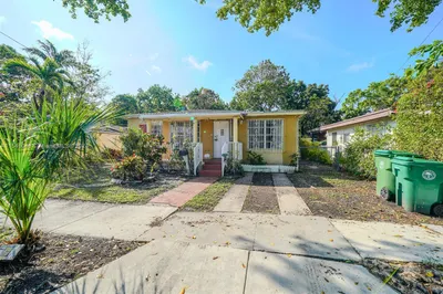 2394 NW 4th St 1