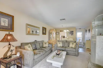 4796 Cresthaven Boulevard #B 1