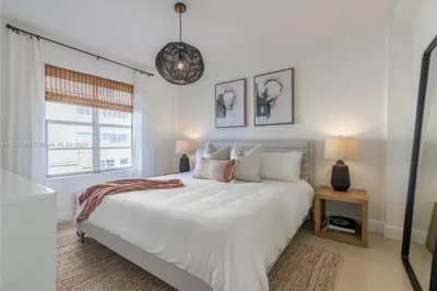 3030 Collins Ave #2G 1