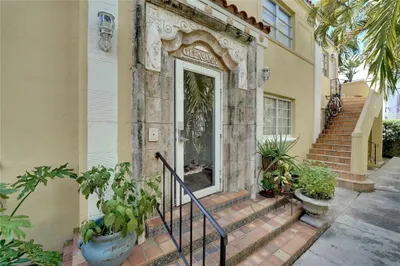 846 Jefferson Ave #4 1