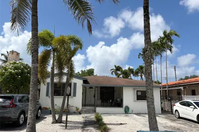 1680 SW 14th Ter 1