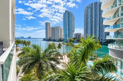 300 S Biscayne Blvd #L-406 1
