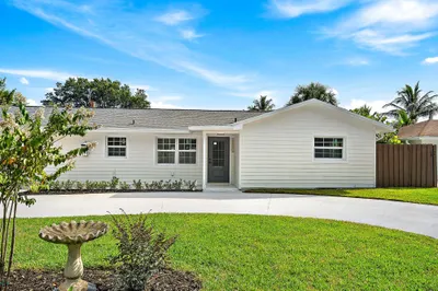 109 E Riverside Drive 1