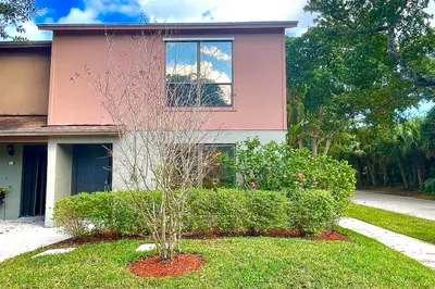 501 Sandtree Drive 1