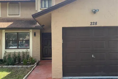 228 Lakeside Circle #228 1