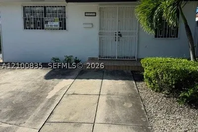 3230 SW 27th St #3232 1