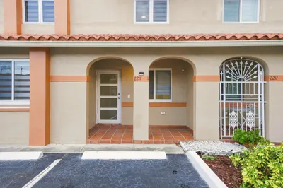 2217 W 69TH Street #2217A 1