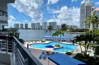 3530 Mystic Pointe Dr #303 1