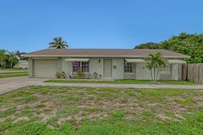 302 SW 8th Street 1