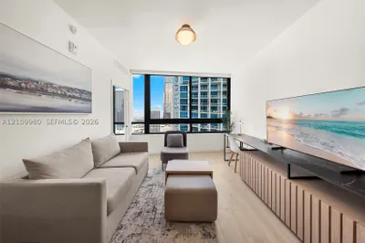 225 N Miami Ave #3001 1