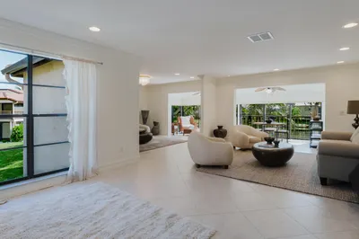 9277 Vista Del Lago #B 1