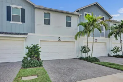 4508 Longwood Lake Square 1