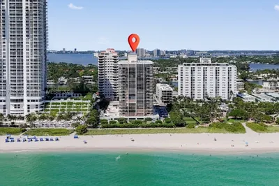 6423 Collins Ave #1006 1