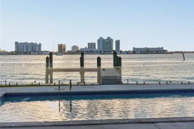 1101 S Shore Dr #1 1