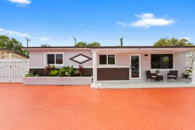 1450 W 37th Street 1