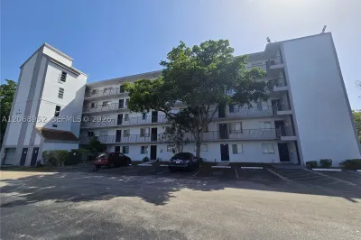 8700 N Sherman Cir #108 1