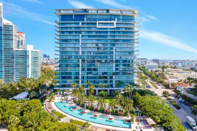 800 S Pointe Dr #2102 1