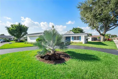 4507 Queen Palm Ln 1