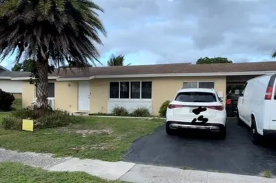 4330 NW 10th Street 1