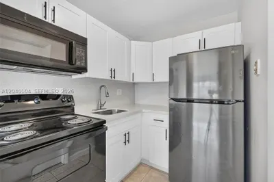 151 SE 6th Ave #16 1