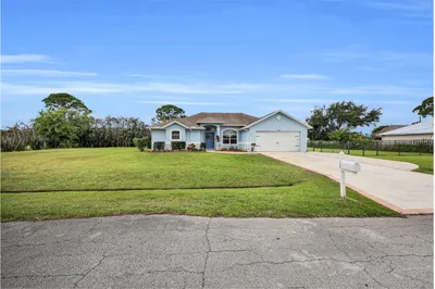 398 SE Bayview Terrace 1