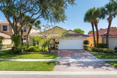 4977 Victoria Circle 1