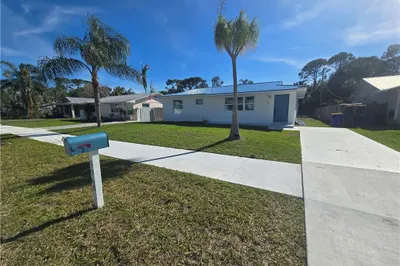 5968 SE Avalon Drive 1