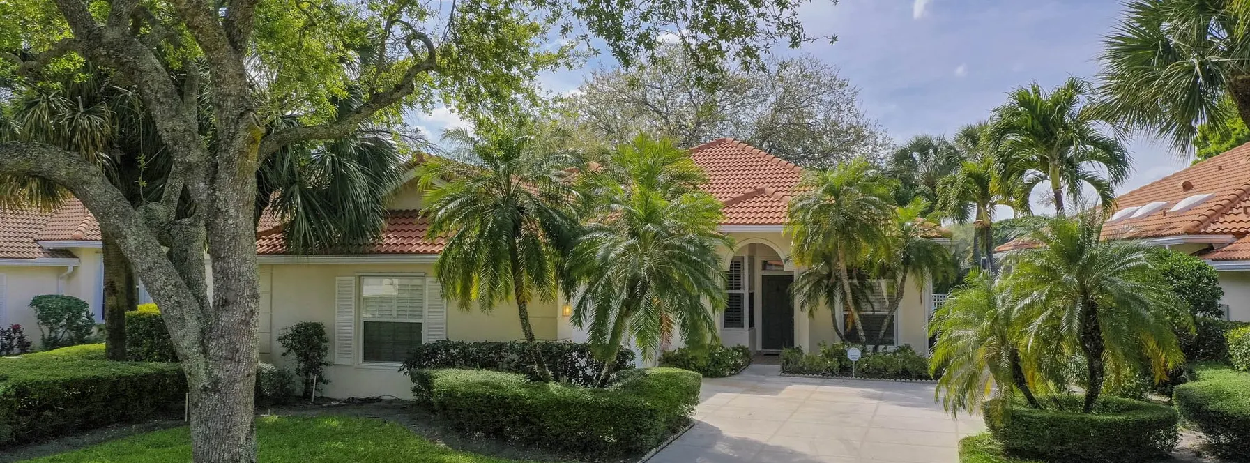 Just Listed | Pretty in Palm Beach Gardens | 162 E Tall Oaks Circle