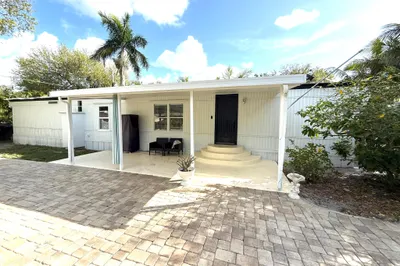 1117 SW Buckskin Trail 1