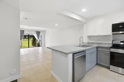 642 NE 195th Street 1