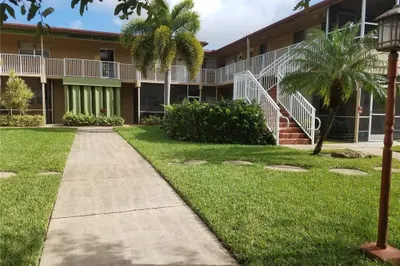411 S Crescent Drive #104 1