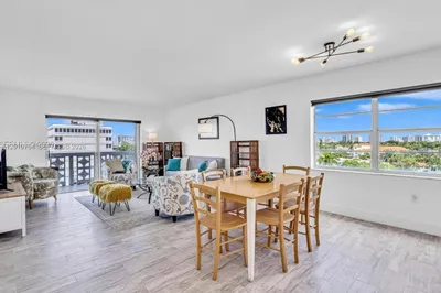 4141 Nautilus Dr #7J 1