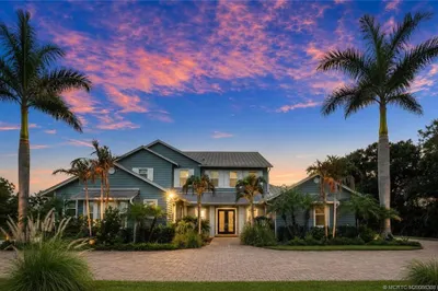 2952 SW Buena Vista Drive 1