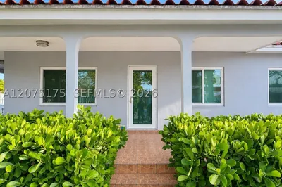 100 SW 51st Ct 1