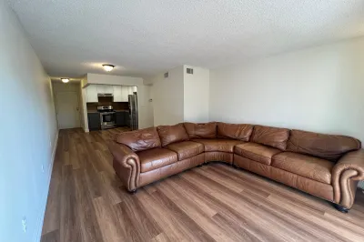 4304 NW 9th Ave #2-3B 1