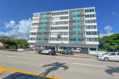 8000 Harding Ave #3B 1