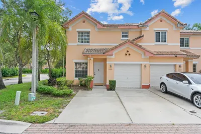 2303 SW 87th Ter 1