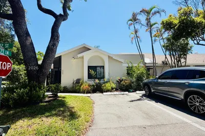2320 NW 12th St 1